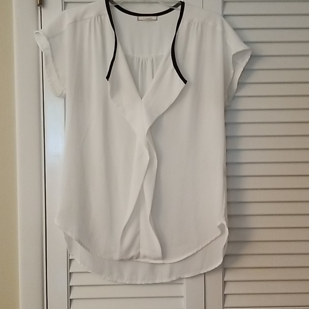 3/$20 🎉 White fancy short sleeve blouse